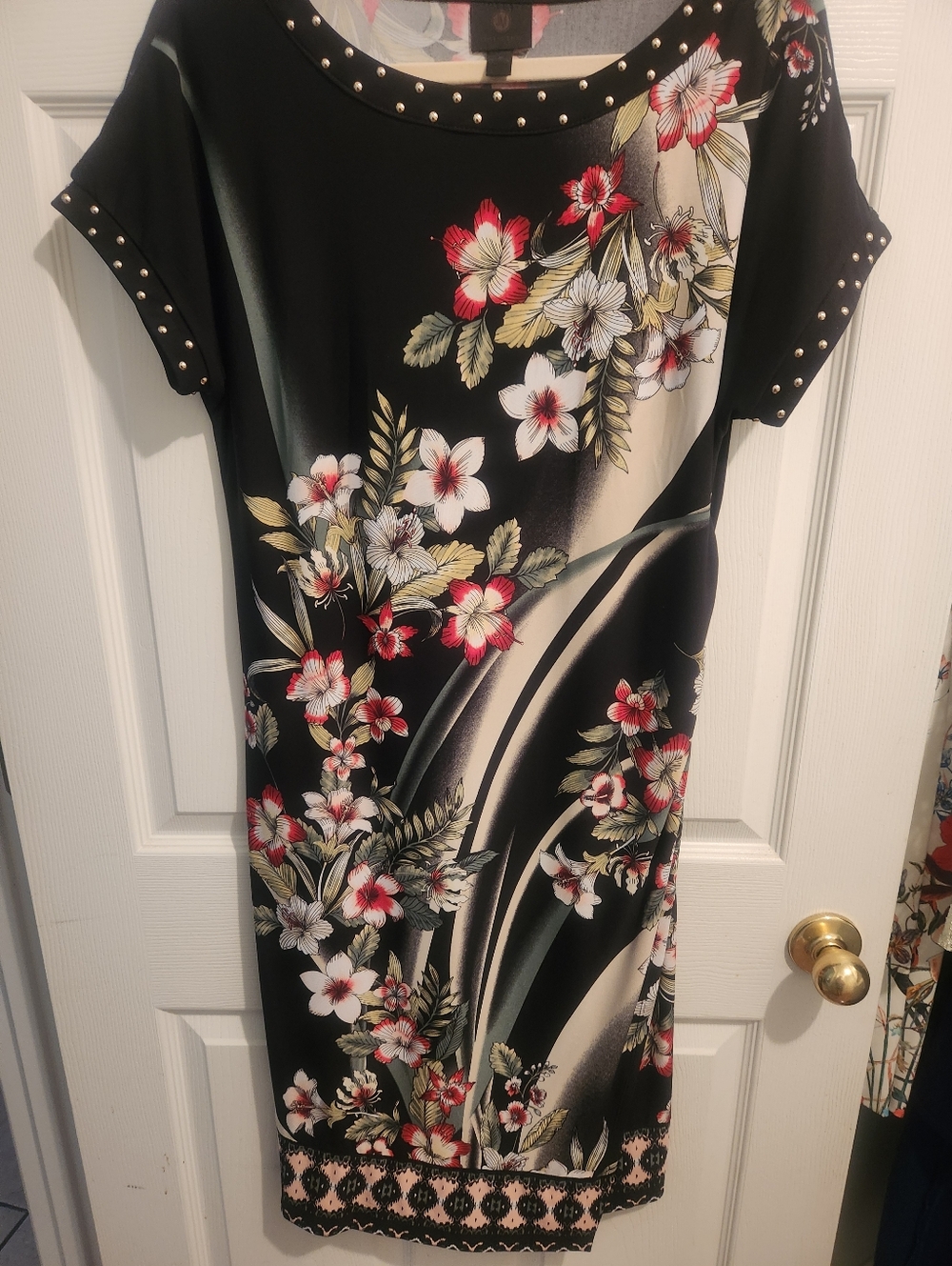 Casual Hawaiian Print Dress With Studded Trim